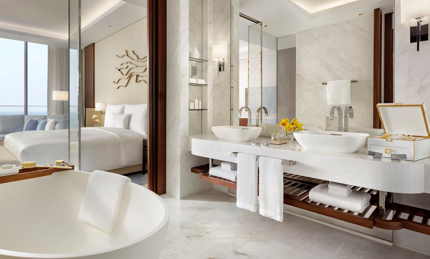Seascape King Bathroom